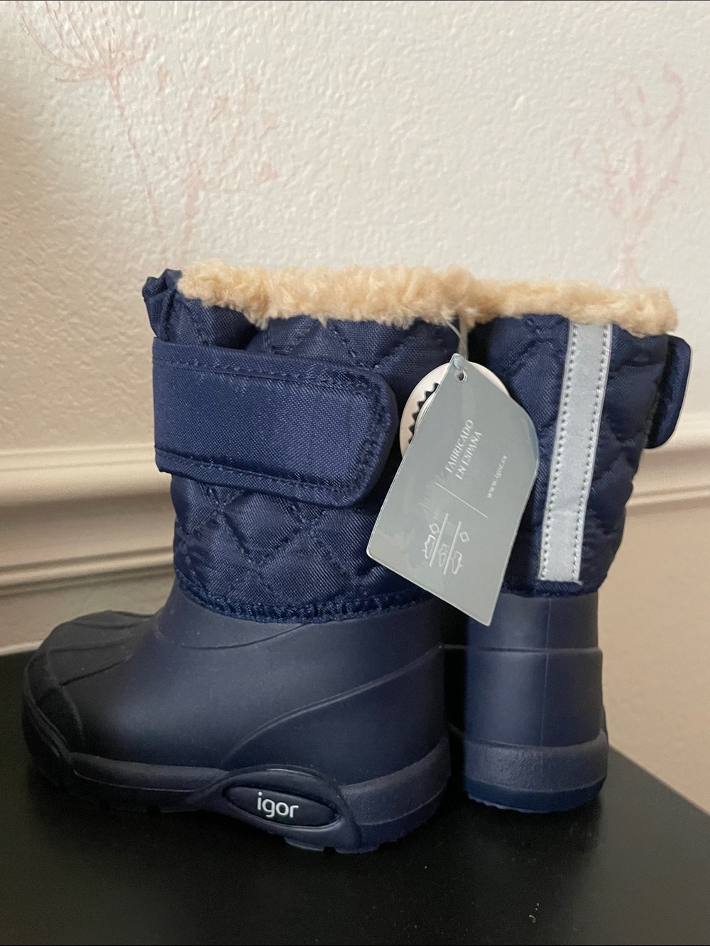Igor Navy and Tan Quilted Kids Snow Boots size 22/ size 6